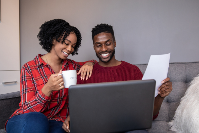 UnderstandingHighWinterBills_BlogPost Couple Viewing Bill